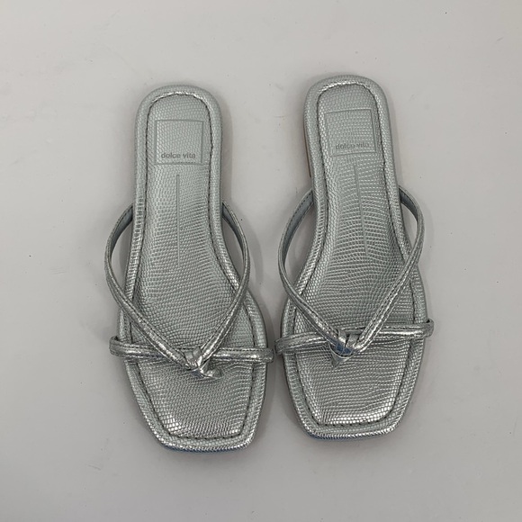 Dolce Vita Lucca flip flop sandals thong flat shoe metallic strappy new 6 - Picture 1 of 6